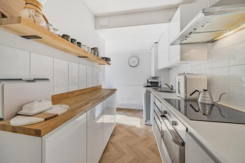 The Garden Flat, 16 Chesham Road, Guildford, GU1 3LS