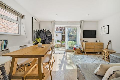 The Garden Flat, 16 Chesham Road, Guildford, GU1 3LS