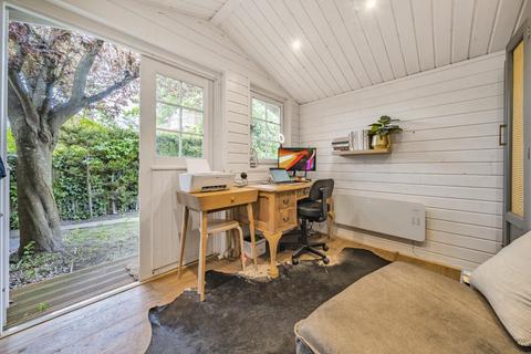 The Garden Flat, 16 Chesham Road, Guildford, GU1 3LS