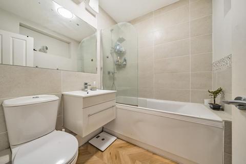 The Garden Flat, 16 Chesham Road, Guildford, GU1 3LS