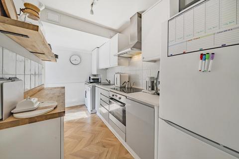 The Garden Flat, 16 Chesham Road, Guildford, GU1 3LS