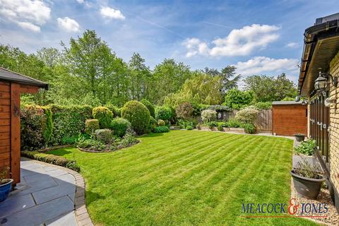 4 bedroom detached house for sale, Billericay Road, Herongate, Brentwood