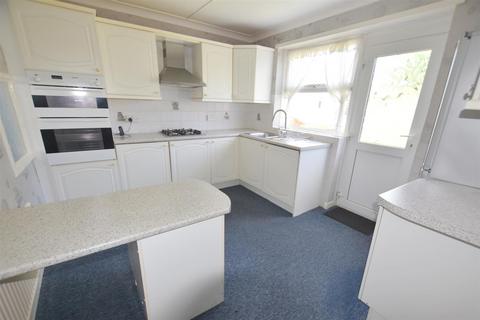 2 bedroom detached bungalow for sale, Highland Park, Redruth