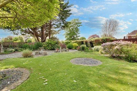 2 bedroom detached bungalow for sale, Sea Lane Gardens, Ferring, Worthing