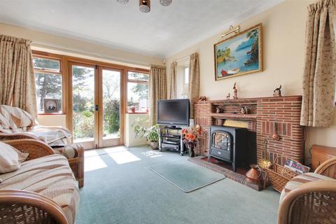 2 bedroom detached bungalow for sale, Sea Lane Gardens, Ferring, Worthing