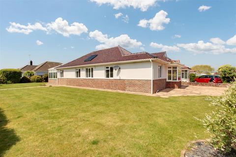 3 bedroom detached bungalow for sale, Rudgwick Avenue, Goring-By-Sea