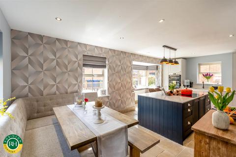 9 Mallard Chase, Hatfield, Doncaster, DN7 6ED