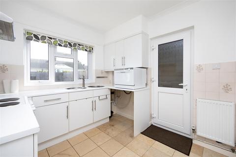 25 Kingsdown Road, Trowbridge, BA14 0LB