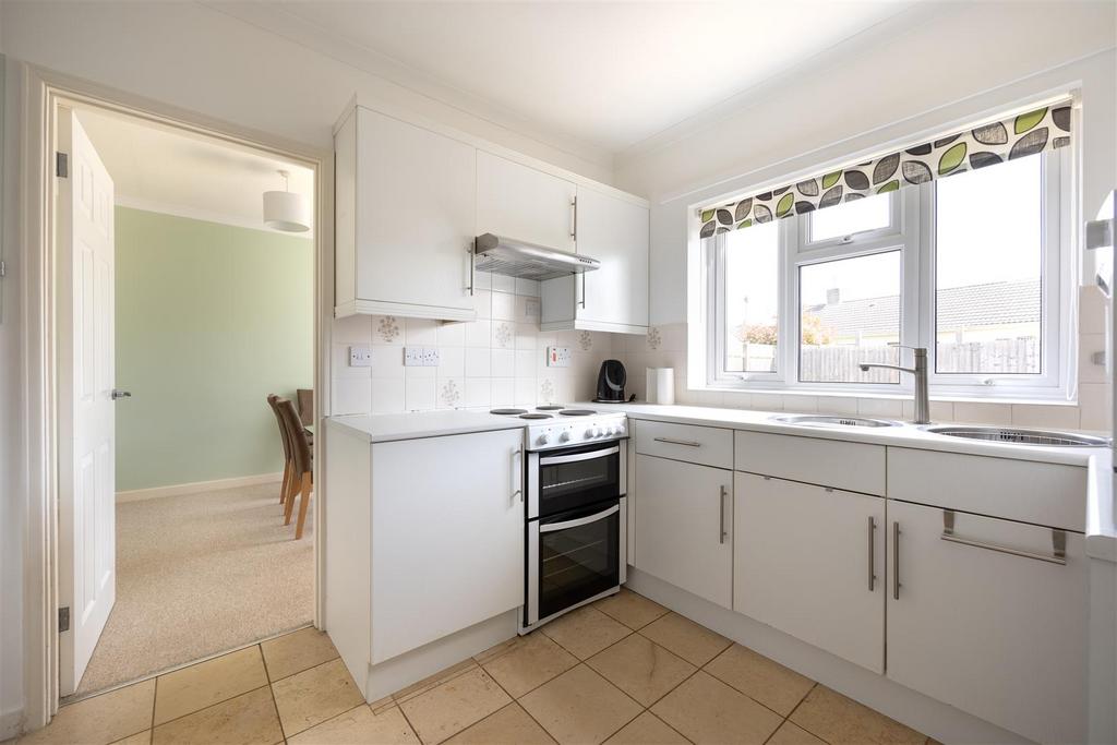 25 Kingsdown Road Trowbridge BA14 0 LB (11).jpg
