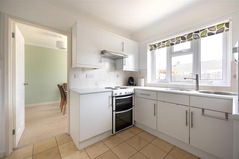 25 Kingsdown Road, Trowbridge, BA14 0LB