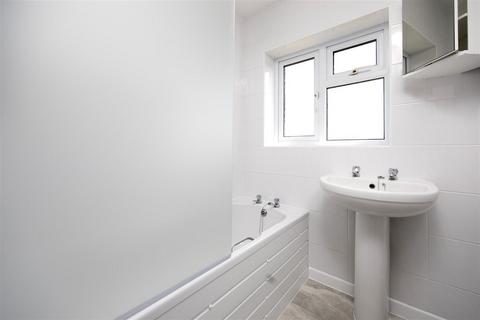 25 Kingsdown Road, Trowbridge, BA14 0LB