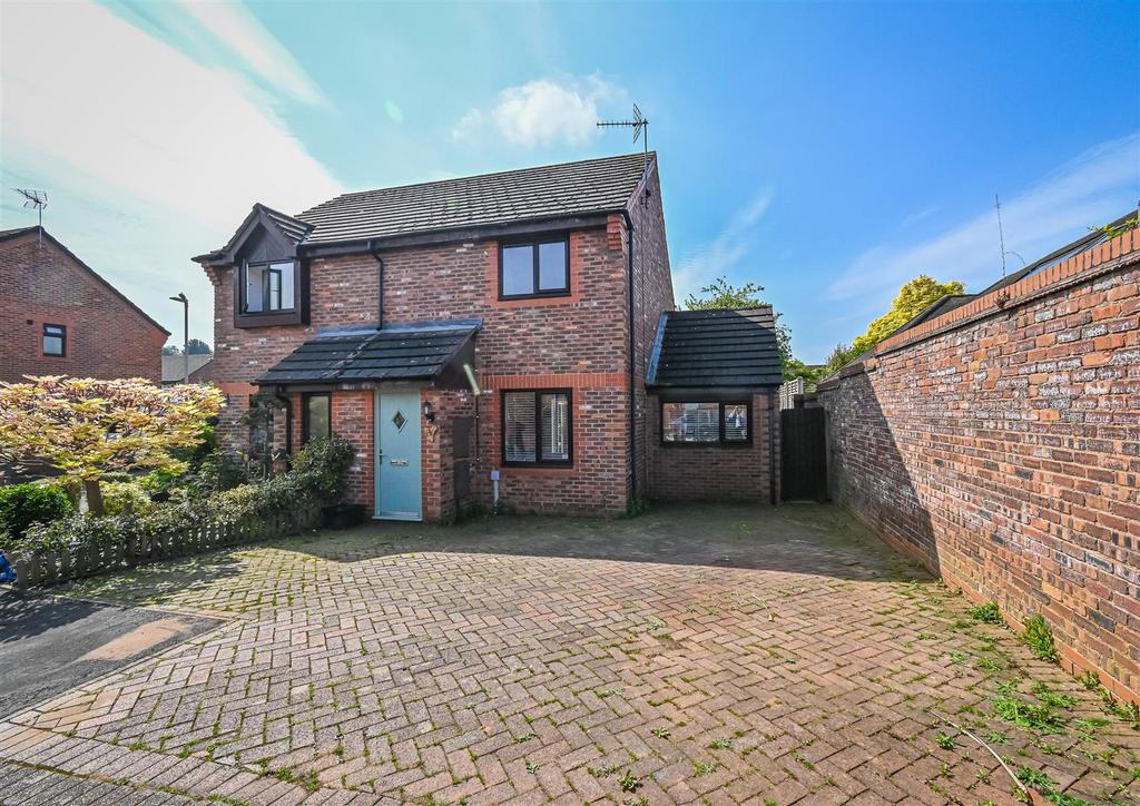 24 Wardle Close, Bridgnorth 2 bed semidetached house for sale £250,000