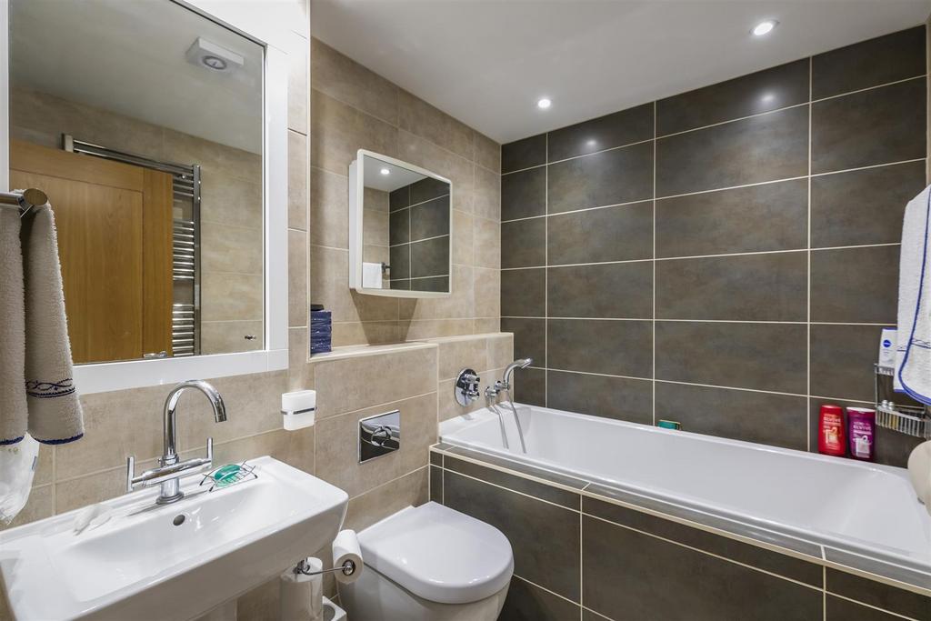 2022-11-30 PS 4 Lakeside Road 052.jpg