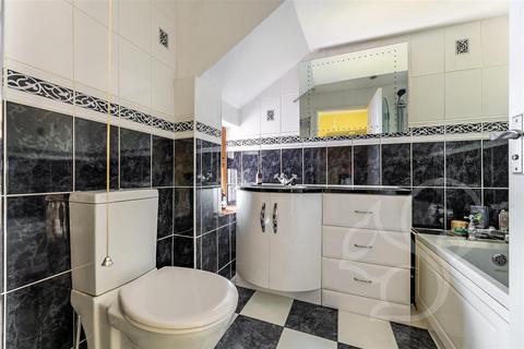 2 Finch Hill, Bulmer, Sudbury, CO10 7EX