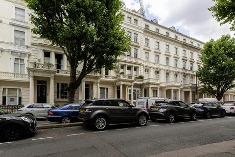 1 bedroom flat to rent, W2