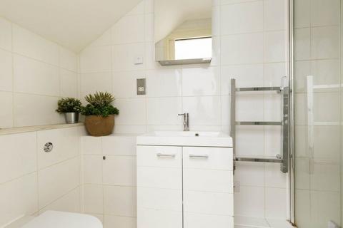 1 bedroom flat to rent, W2