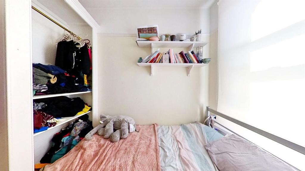 Bed3.jpg