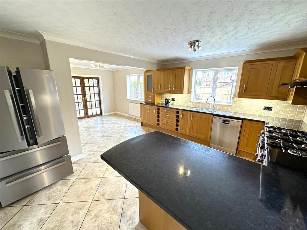 Newby Farm Road, Scarborough 4 bed detached house for sale £435,000