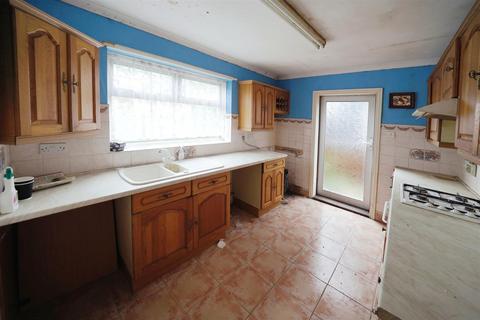 3 bedroom end of terrace house for sale, Askew Avenue, Hull