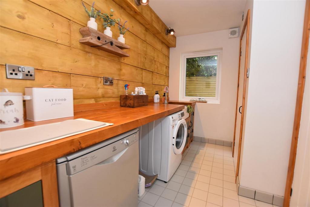 Utility Room.JPG