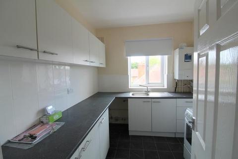 2 bedroom flat to rent, Petersfield Court, Stratford Road, Hall Green