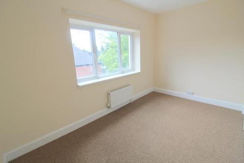 2 bedroom flat to rent, Petersfield Court, Stratford Road, Hall Green
