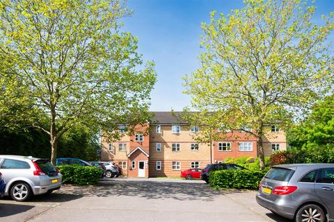 12 Simms Gardens, London, N2 8HT