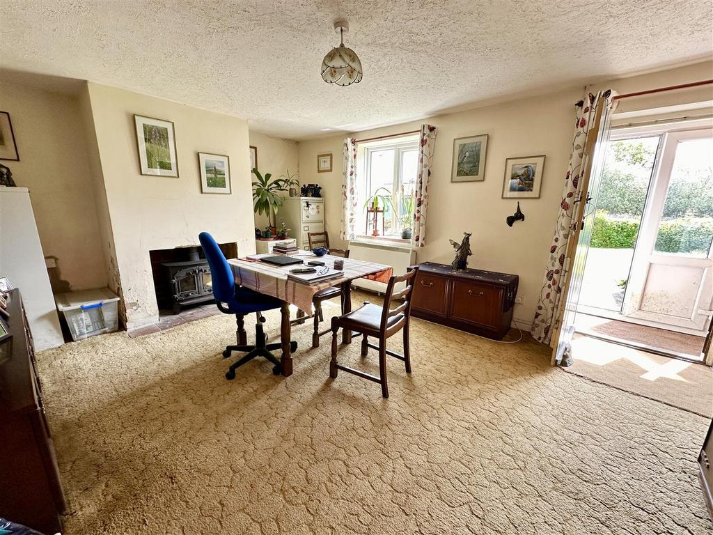 Dining room.JPEG