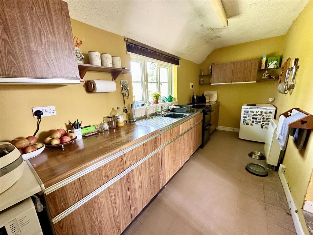 Kitchen.JPEG