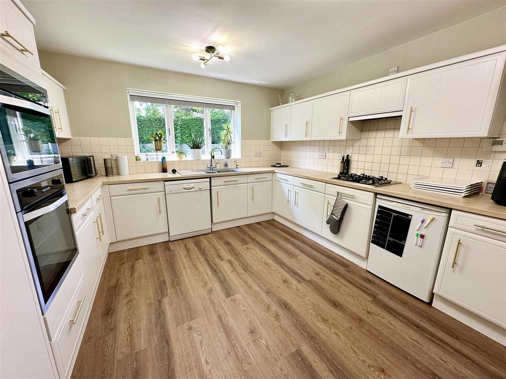 Spacious kitchen.JPEG
