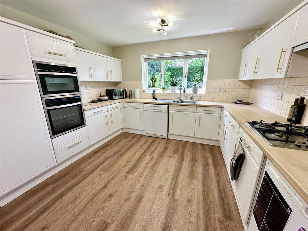 Kitchen.JPEG