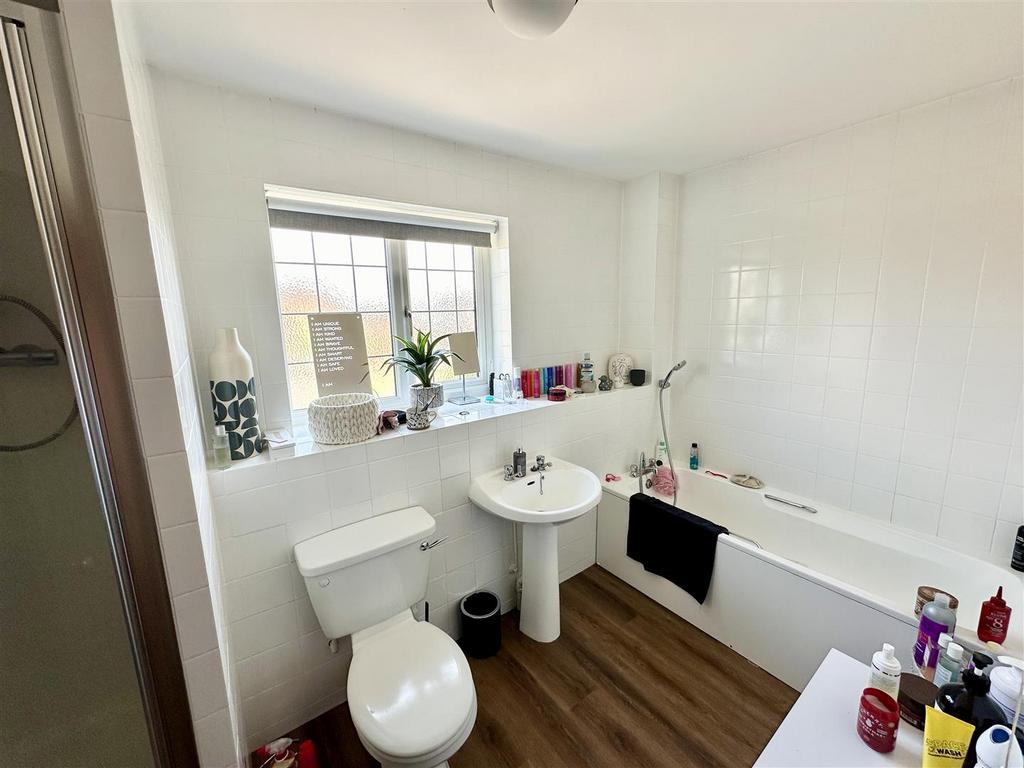 Bathroom.JPEG