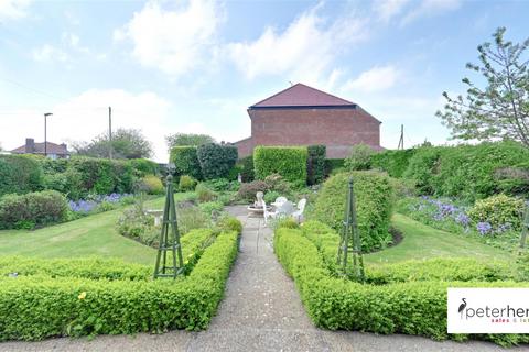 4 bedroom detached bungalow for sale, Bridle Path, Middle Herrington, Sunderland