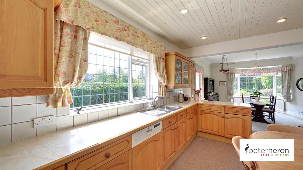 Breakfasting Kitchen
