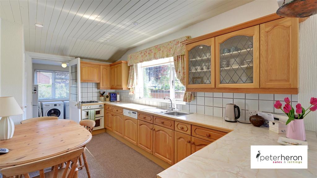 Breakfasting Kitchen