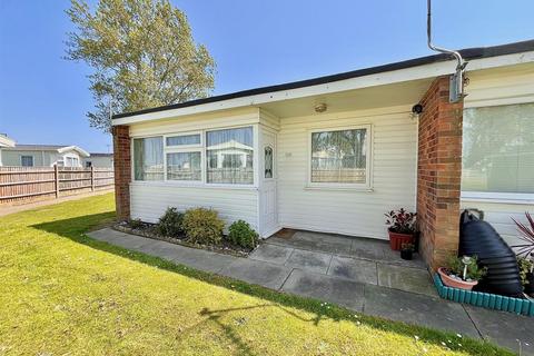 2 bedroom chalet for sale, California Road, California, Great Yarmouth