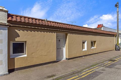 2 bedroom character property for sale, Grosvenor Place, Margate, Kent