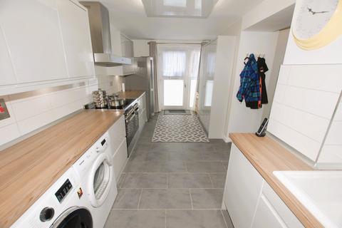 13 Dove Close, Hythe, CT21 6RB
