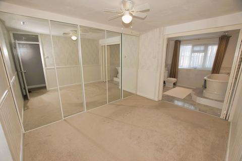 13 Dove Close, Hythe, CT21 6RB