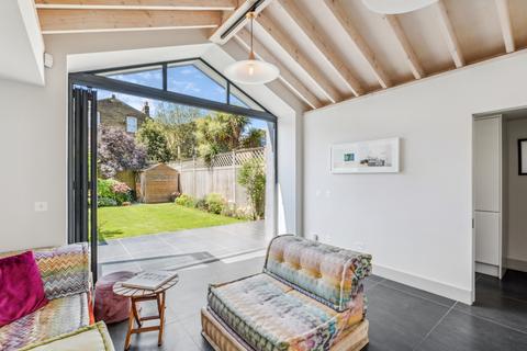 76 Moring Road, Tooting, London, SW17 8DL