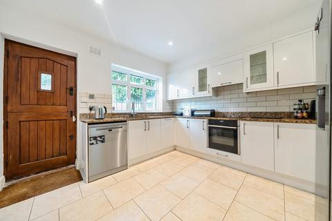 4 bedroom semi-detached house for sale, Court Road, Ickenham, Uxbridge