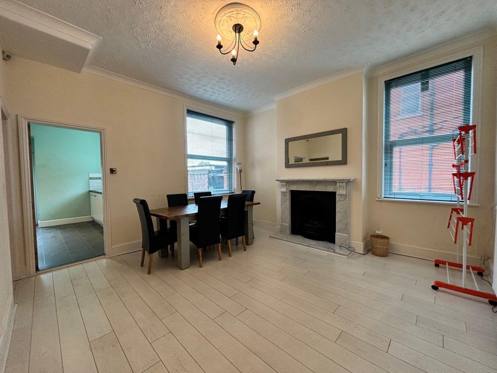 Road, Greenmount, Bury, BL8 4BD 3 bed property to rent £