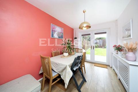 26 Rivington Crescent, London, NW7 2LE