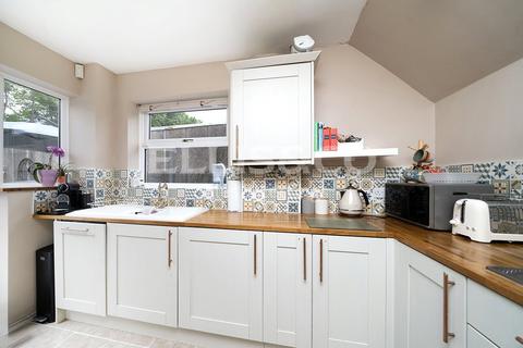 26 Rivington Crescent, London, NW7 2LE