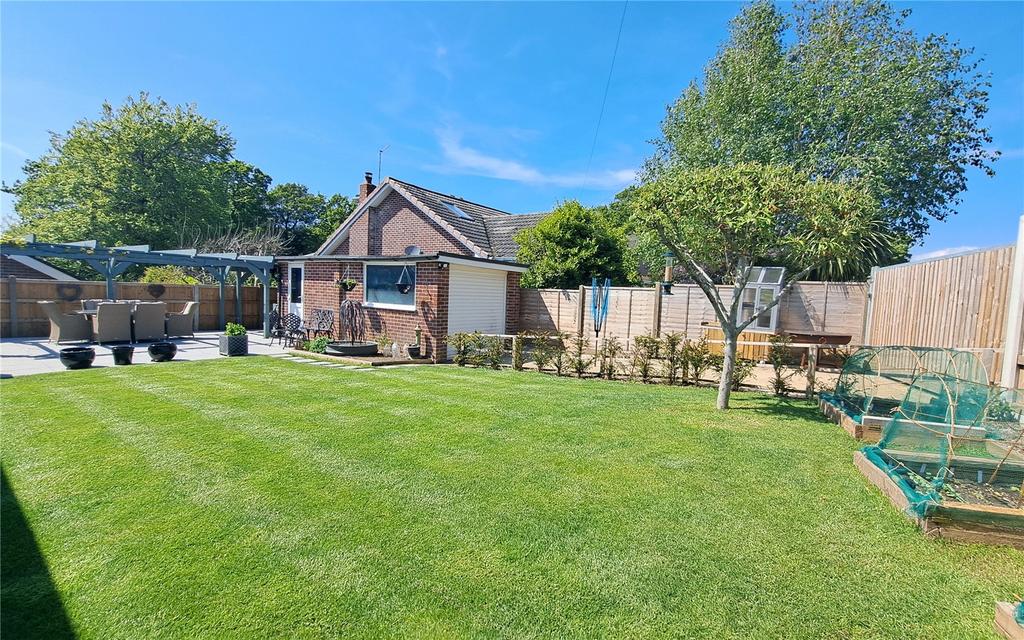 Manning Avenue, Highcliffe... 3 bed bungalow for sale £650,000