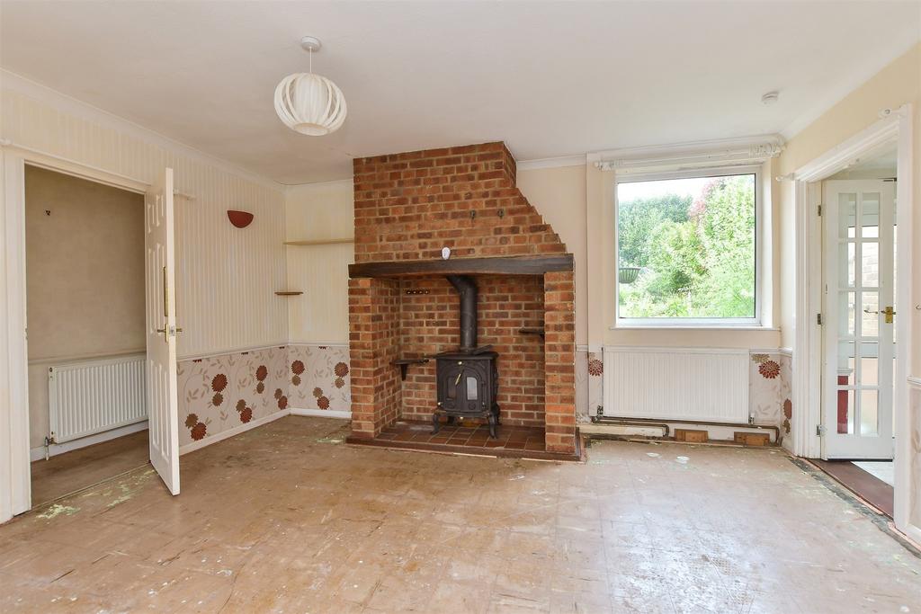 Medway, Crowborough, East Sussex 3 bed detached bungalow for sale £375,000