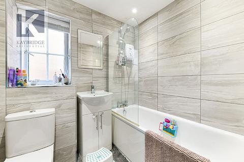 34 Pemberley Chase, West Ewell, Epsom, KT19 9LL