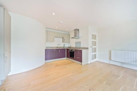 2 bedroom apartment to rent, Wokingham, Berkshire RG40