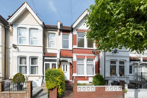 4 bedroom terraced house for sale, Gassiot Road, London, SW17