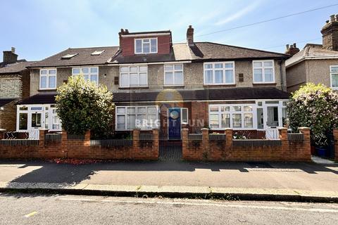 4 bedroom terraced house for sale, Hounslow TW3